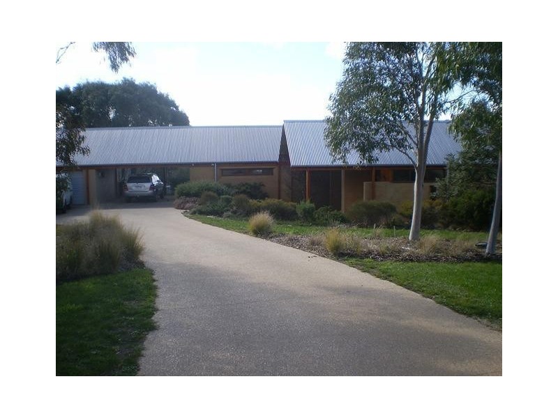 16 Jonathan Road, Gisborne VIC 3437