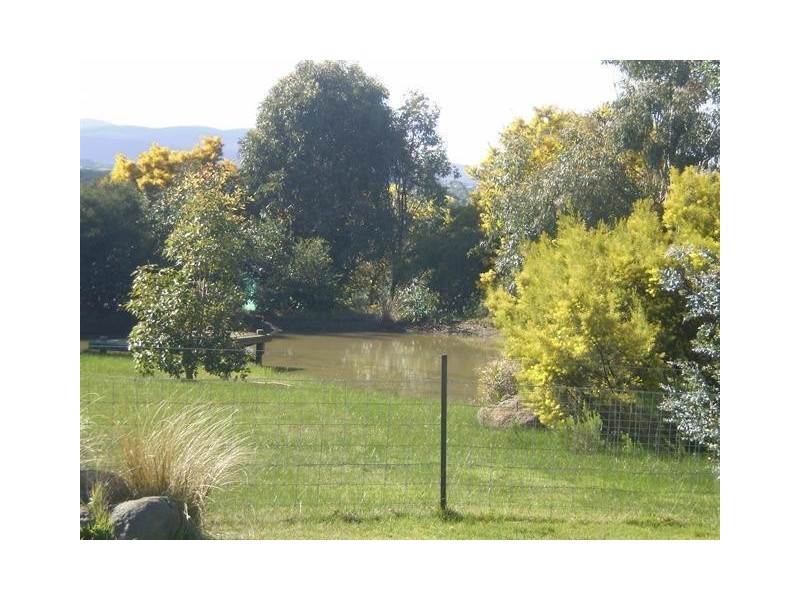 16 Jonathan Road, Gisborne VIC 3437