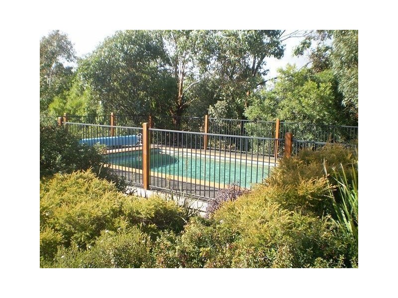 16 Jonathan Road, Gisborne VIC 3437