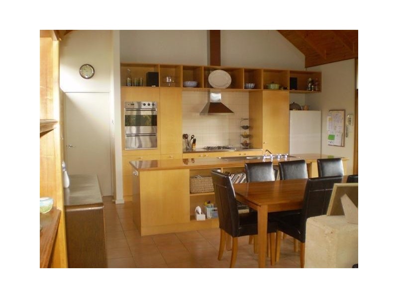 16 Jonathan Road, Gisborne VIC 3437