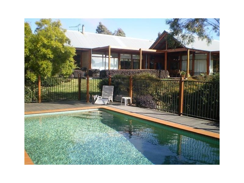 16 Jonathan Road, Gisborne VIC 3437