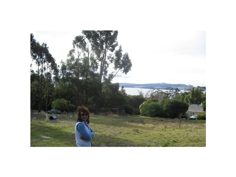 8 Hoods Road, Spring Beach TAS 7190