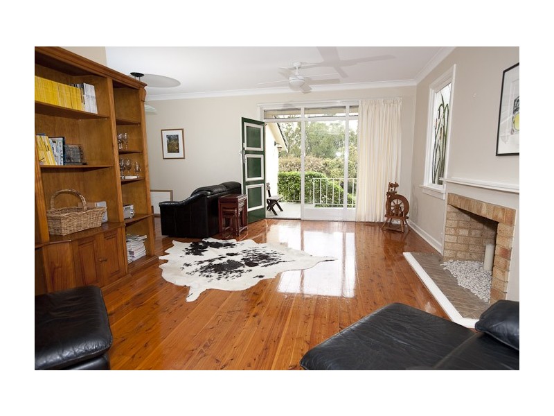 82 Dumfries Ave, Mount Ousley NSW 2519