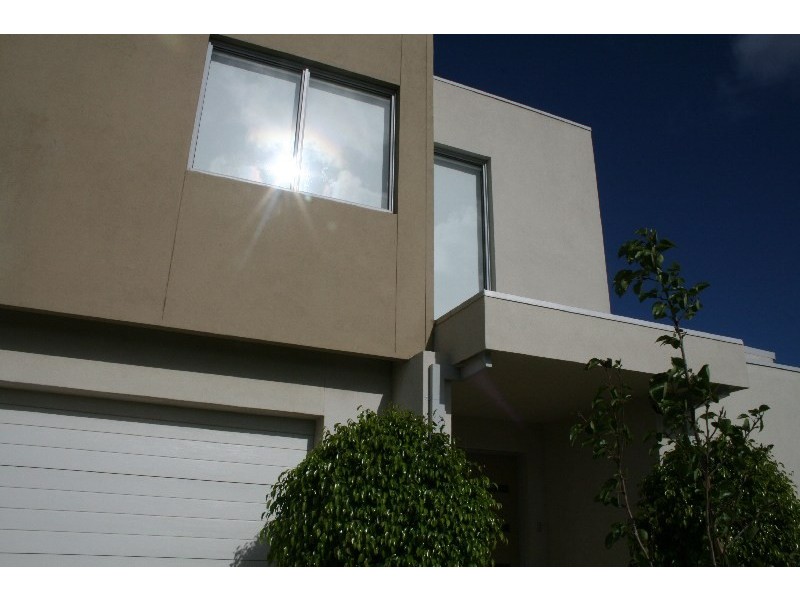 5 Lennon Boulevard, Point Cook VIC 3030