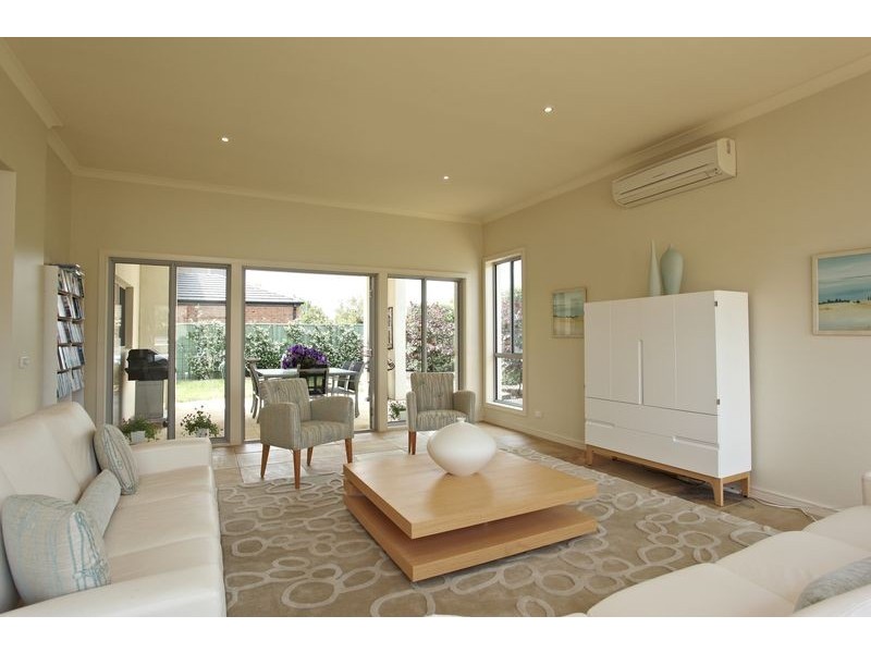 5 Lennon Boulevard, Point Cook VIC 3030