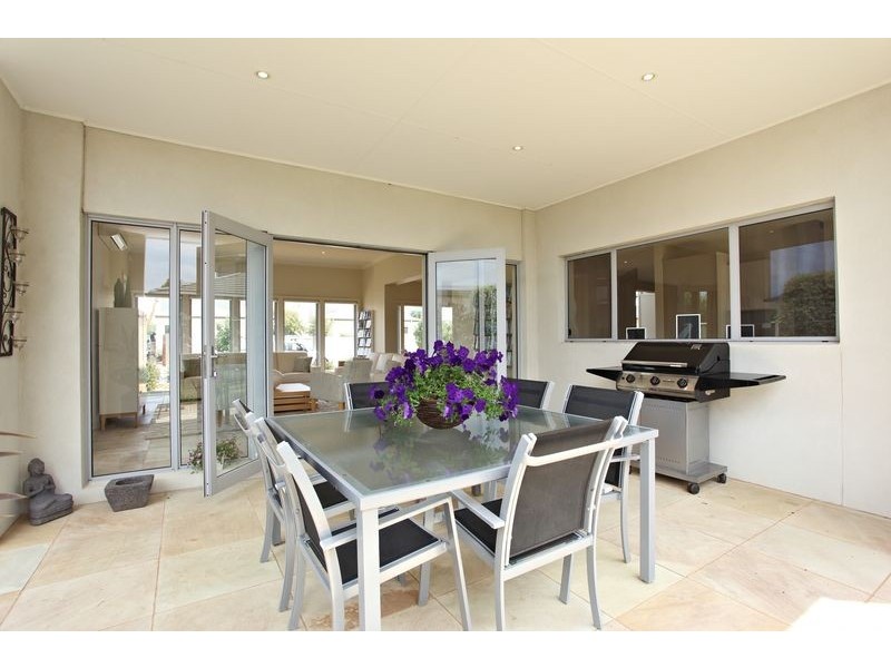 5 Lennon Boulevard, Point Cook VIC 3030