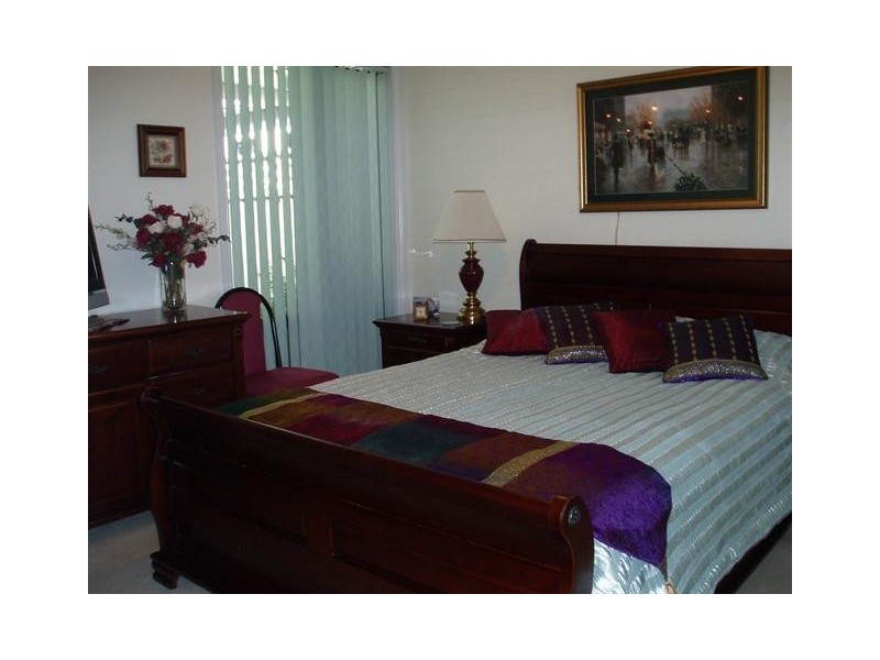 2/27 Explorers Way, Batemans Bay NSW 2536