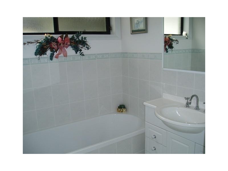 2/27 Explorers Way, Batemans Bay NSW 2536