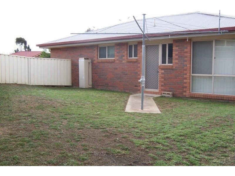 11 Lockwood Mews, Kangaroo Flat VIC 3555