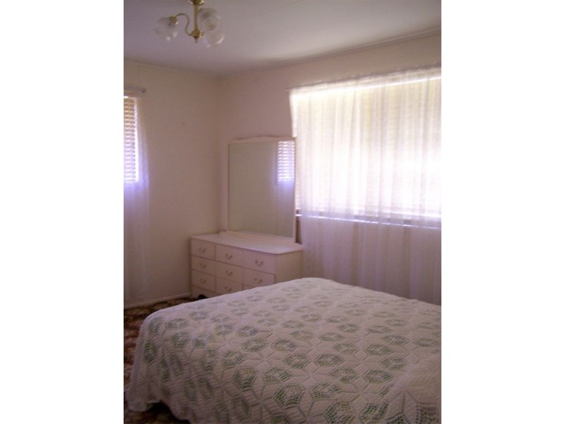 1 Lynne Street, Centenary Heights QLD 4350