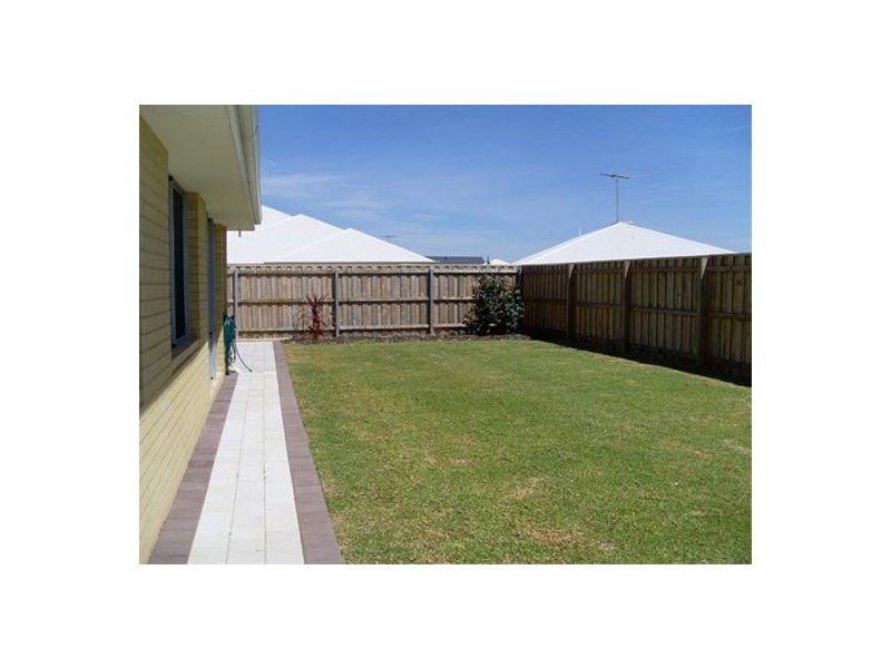 50 Seascapes Boulevard, Halls Head WA 6210