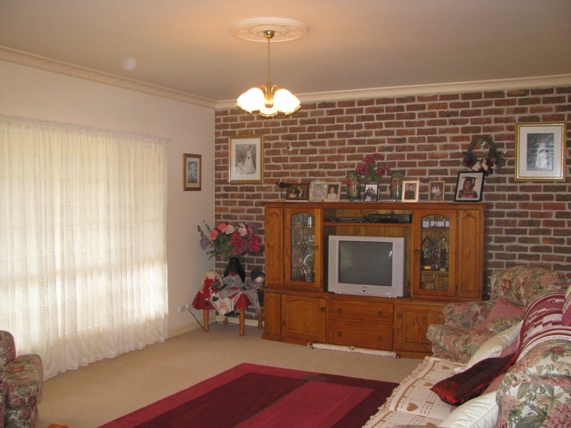 29 Booth Street, Coolamon NSW 2701