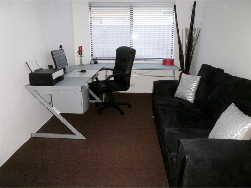 8 Wicklow Circle, Darch WA 6065