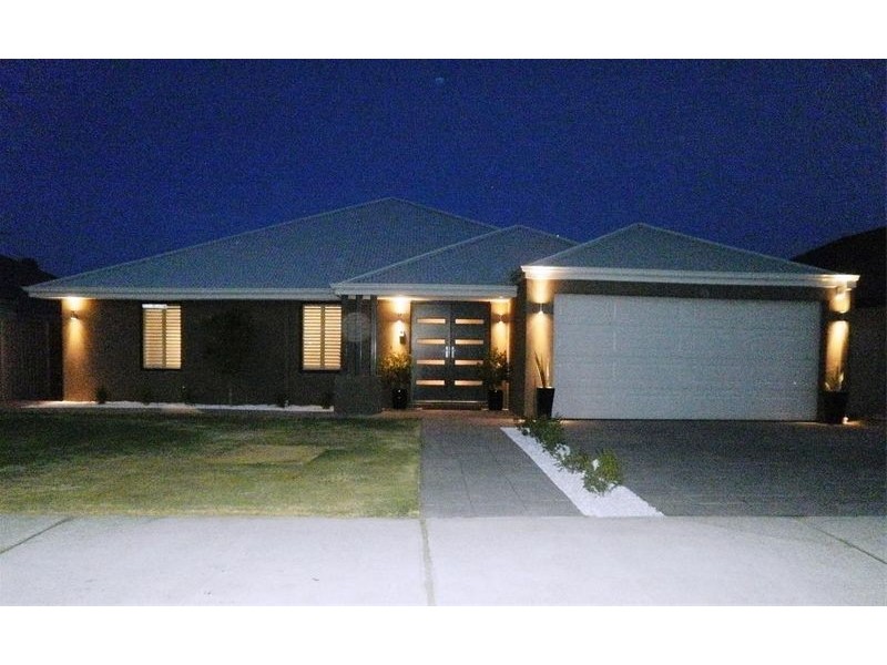 8 Wicklow Circle, Darch WA 6065