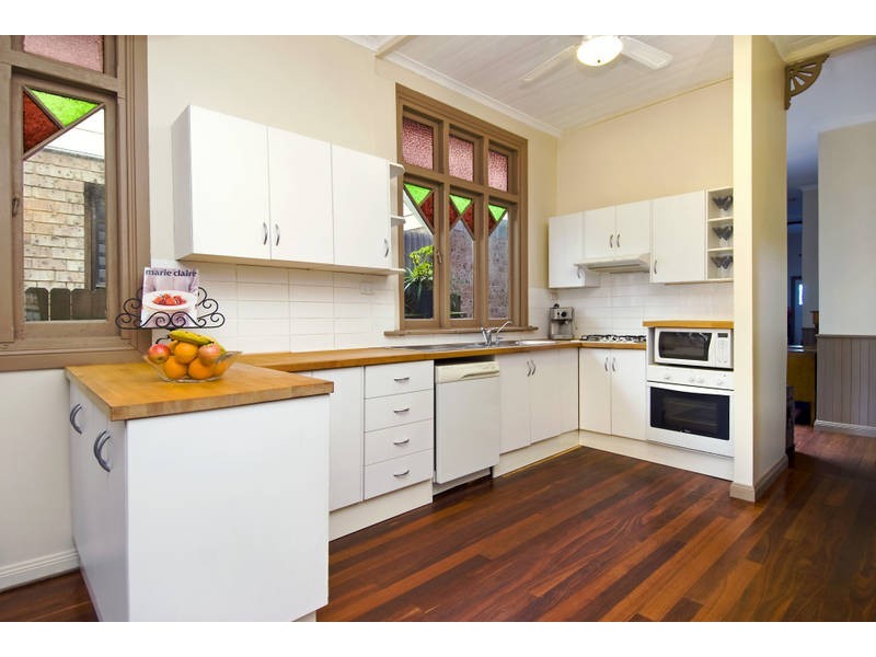 15 Griffin Road, North Curl Curl NSW 2099