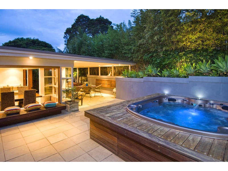 11 Acacia Road, Seaforth NSW 2092