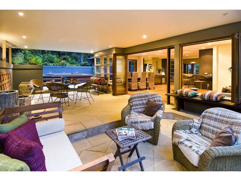 11 Acacia Road, Seaforth NSW 2092