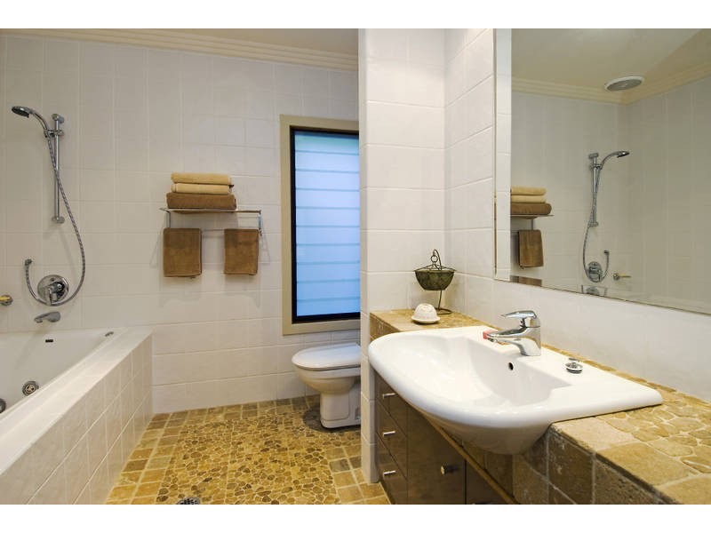 11 Acacia Road, Seaforth NSW 2092