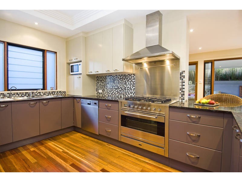 11 Acacia Road, Seaforth NSW 2092