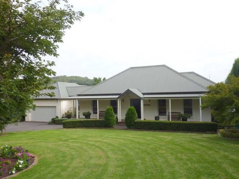 16 Yean Street, Burradoo NSW 2576