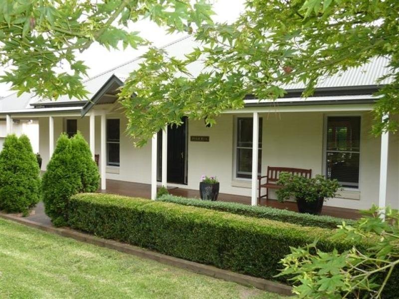 16 Yean Street, Burradoo NSW 2576