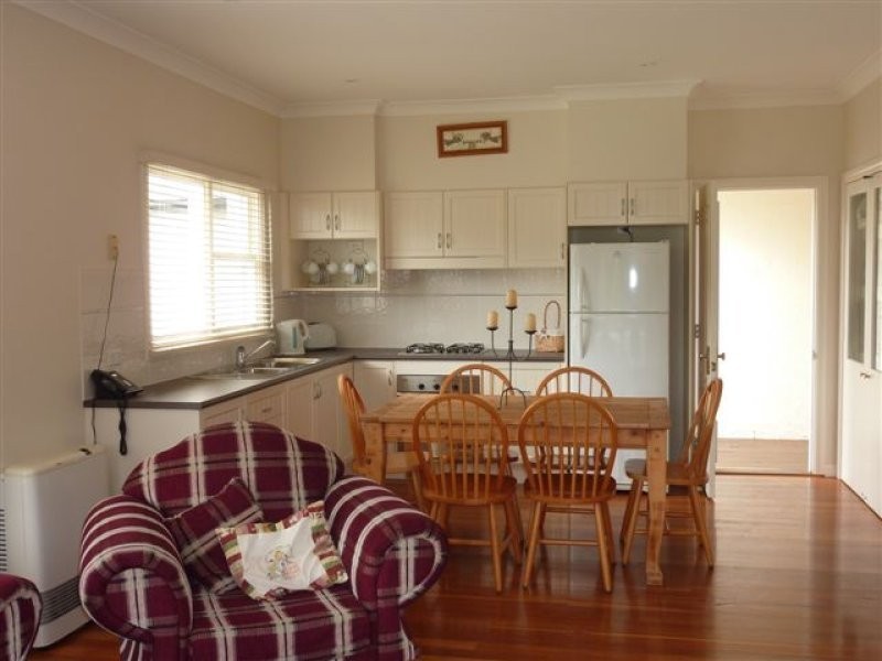16 Yean Street, Burradoo NSW 2576
