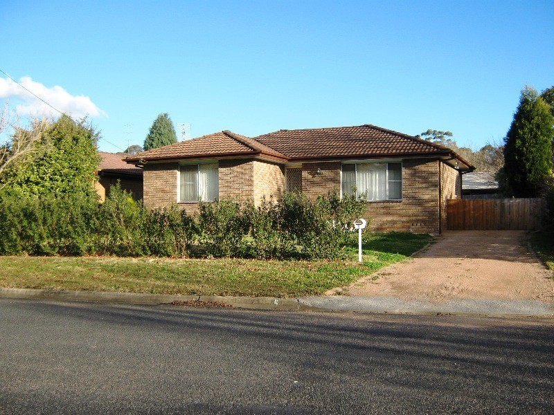 5 Farmborough Close, Bowral NSW 2576