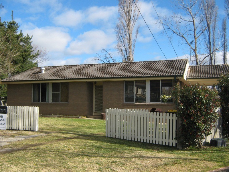 17 Ball Street, Moss Vale NSW 2577