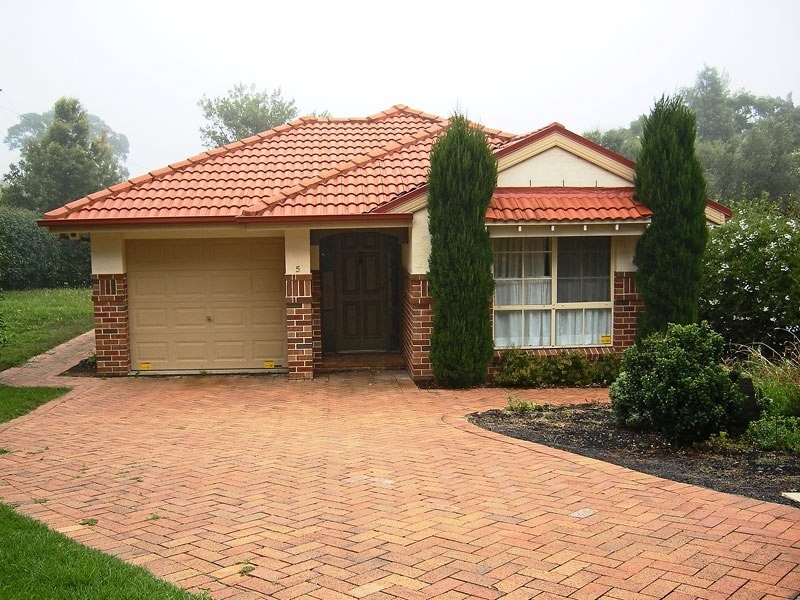 5 Villiers Road, Moss Vale NSW 2577