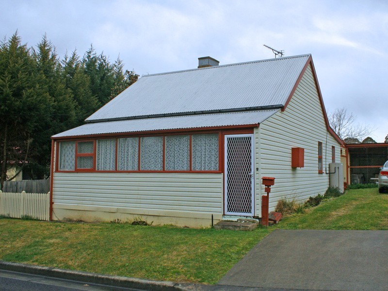 8 Queen Street, Moss Vale NSW 2577