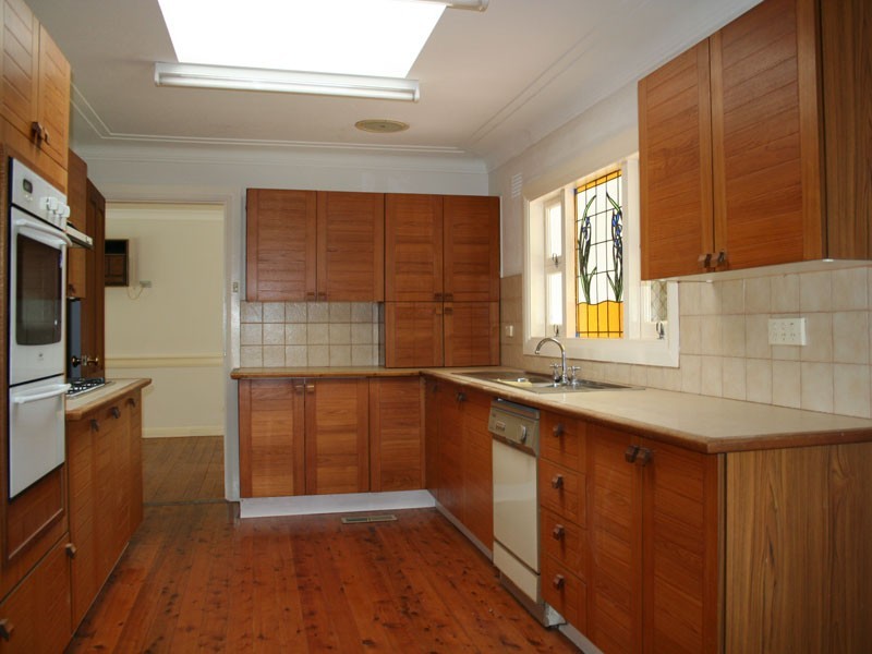 3 Campbell Ave, Burradoo NSW 2576