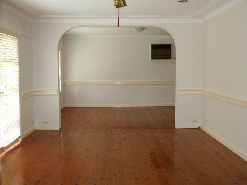 3 Campbell Ave, Burradoo NSW 2576