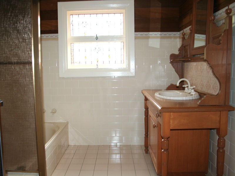 3 Campbell Ave, Burradoo NSW 2576