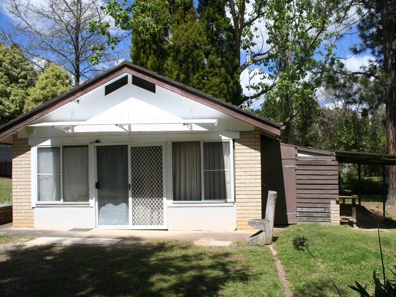 3 Campbell Ave, Burradoo NSW 2576