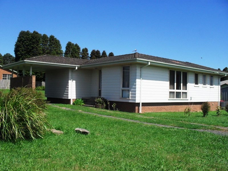 65 North Street, Robertson NSW 2577