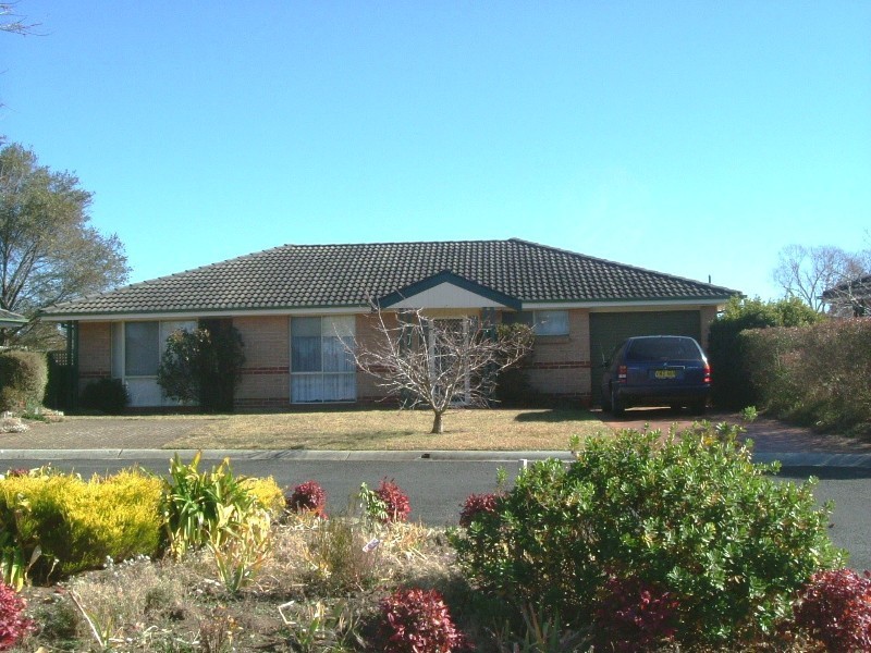 4/15 Farmborough Close, Bowral NSW 2576
