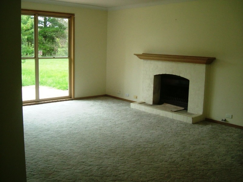 2 Bedford Place, Burradoo NSW 2576