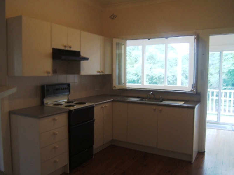 2a Loseby Street, Bowral NSW 2576