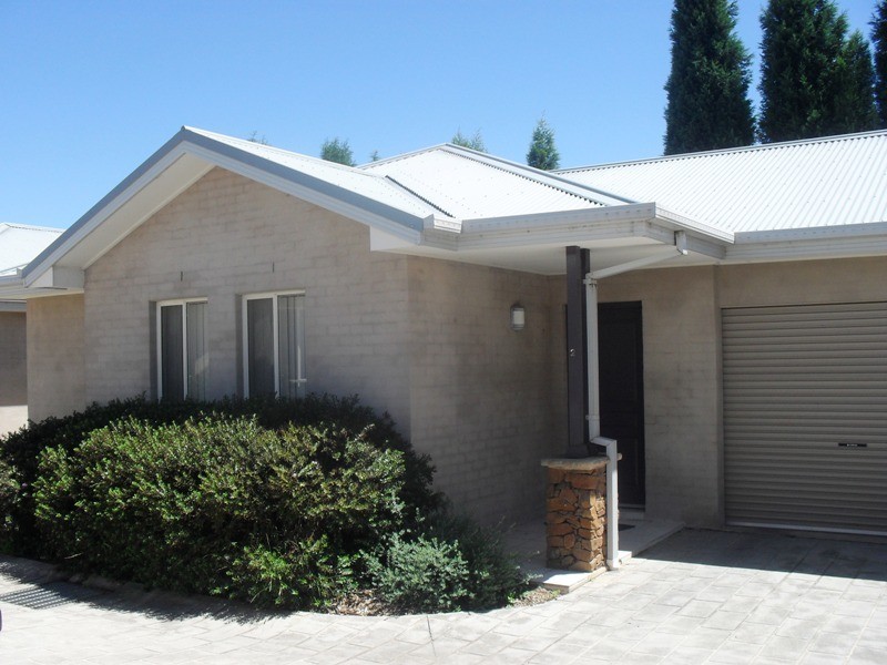 2/29-31 Gordon Road, Bowral NSW 2576