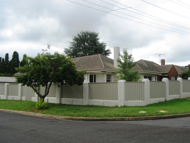 1 Aitken Road, Bowral NSW 2576