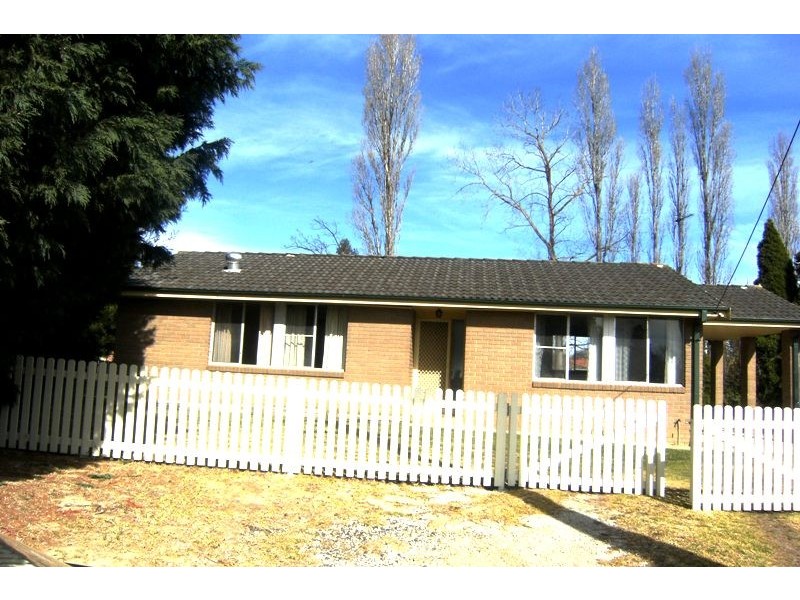 17 Ball Street, Moss Vale NSW 2577