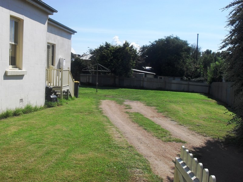 8 Spring Street, Moss Vale NSW 2577