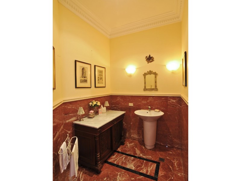 8 Werrington Street, Burradoo NSW 2576