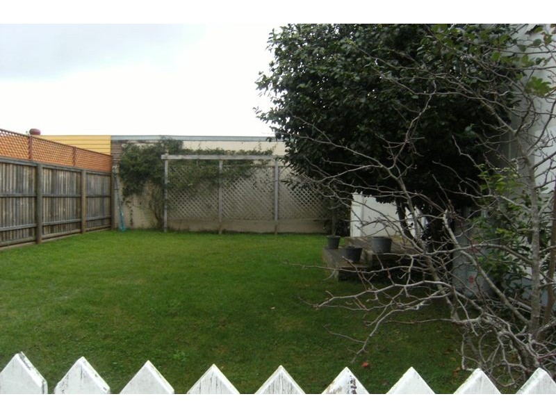 10 Caalong Street, Robertson NSW 2577