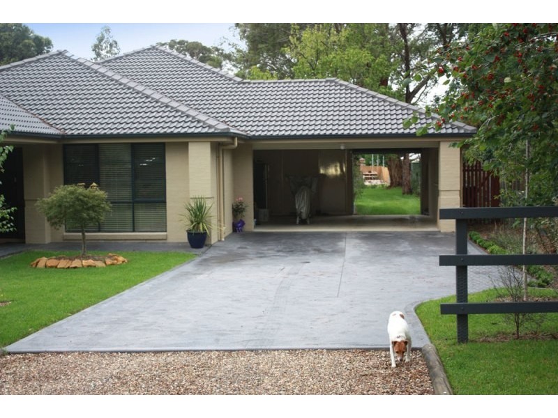 18 Railway Parade, Braemar NSW 2575