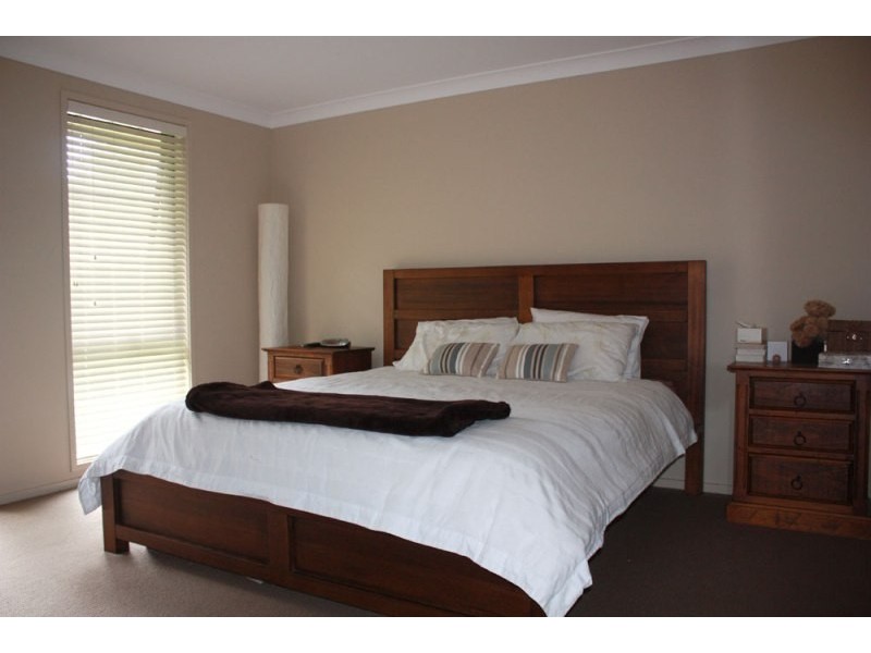 18 Railway Parade, Braemar NSW 2575