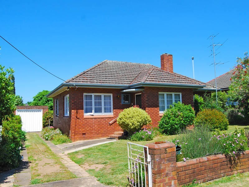 5 Aitken Road, Bowral NSW 2576