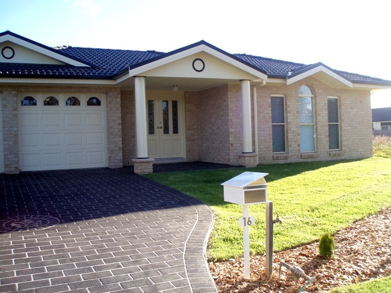 16 Warby Street, Bowral NSW 2576