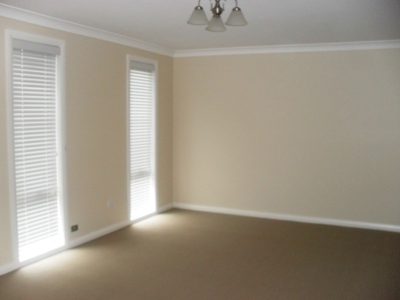 8 Baker Street, Moss Vale NSW 2577