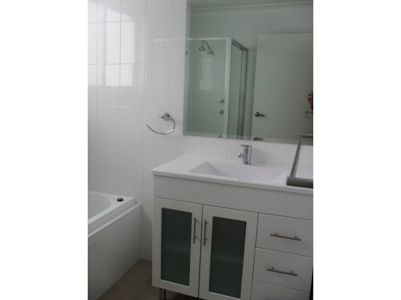 8 Baker Street, Moss Vale NSW 2577